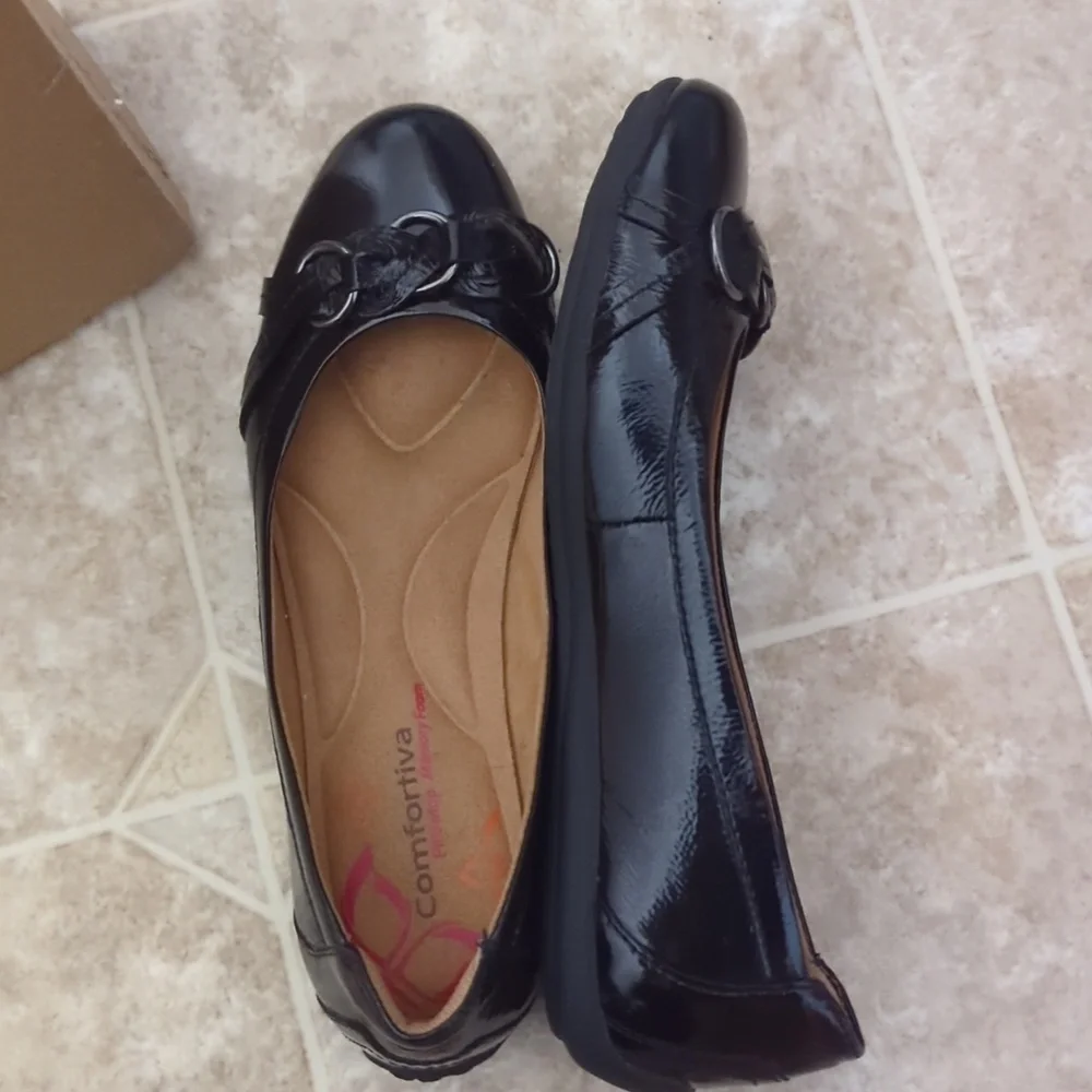 Shoes - Picture 4 of 5